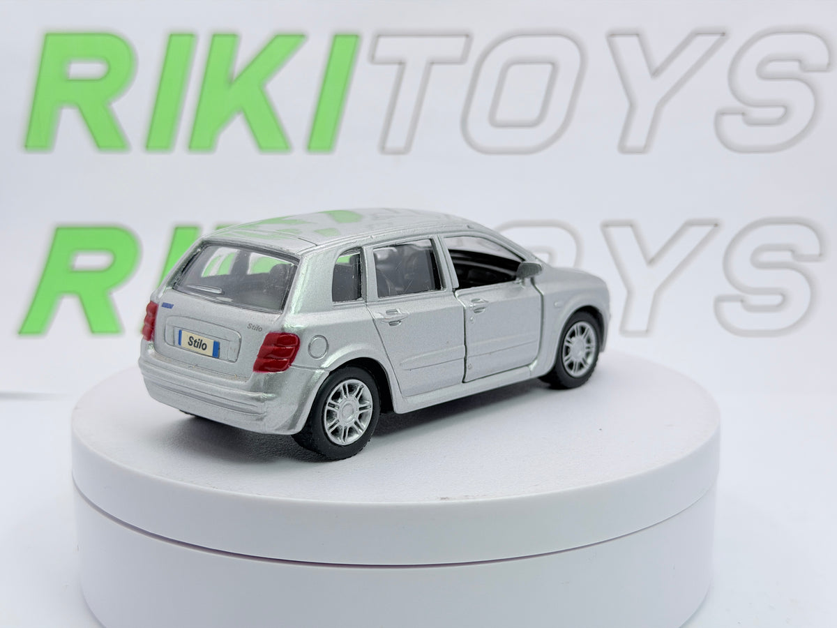 Fiat Stilo 5 porte Maisto 1/38 Argento
