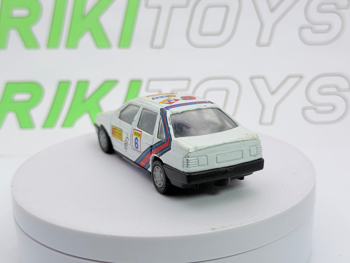 Volkswagen Passat Berlina 1/43 Bianco 1988