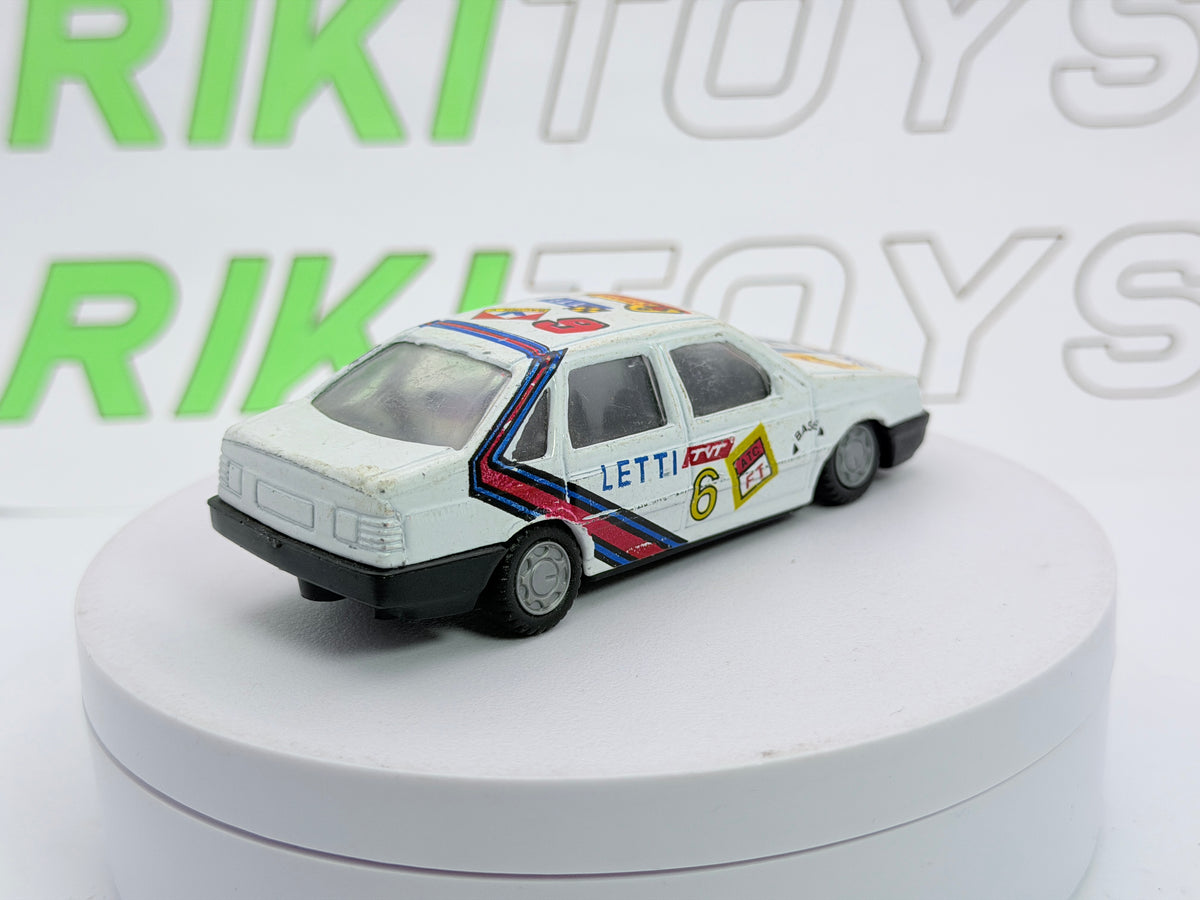 Volkswagen Passat Berlina 1/43 Bianco 1988