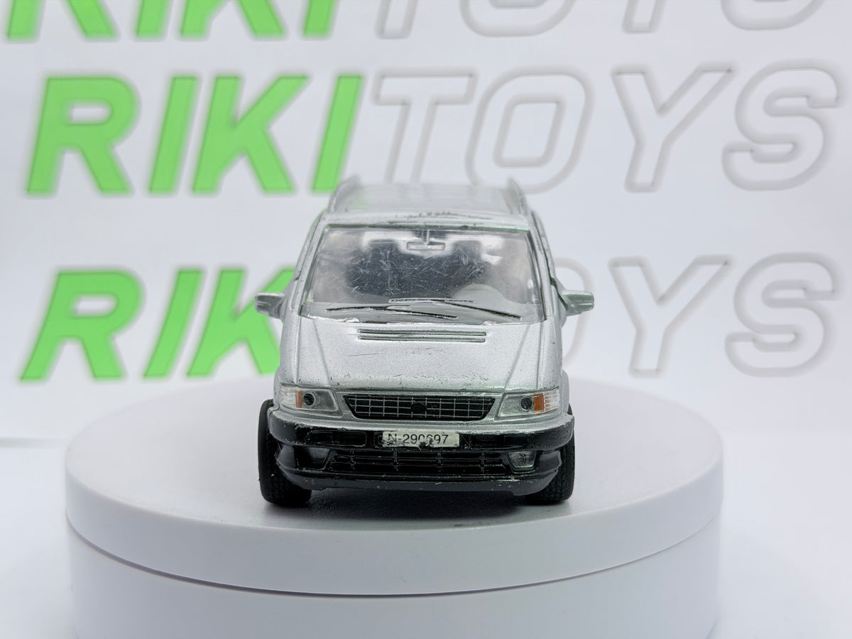 Mercedes Benz V-Klass 1/40 Argento