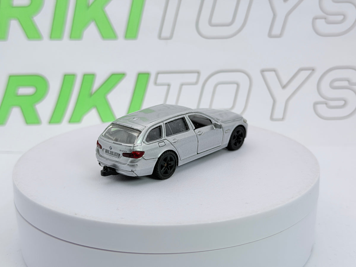BMW Serie 5 Touring Siku Argento