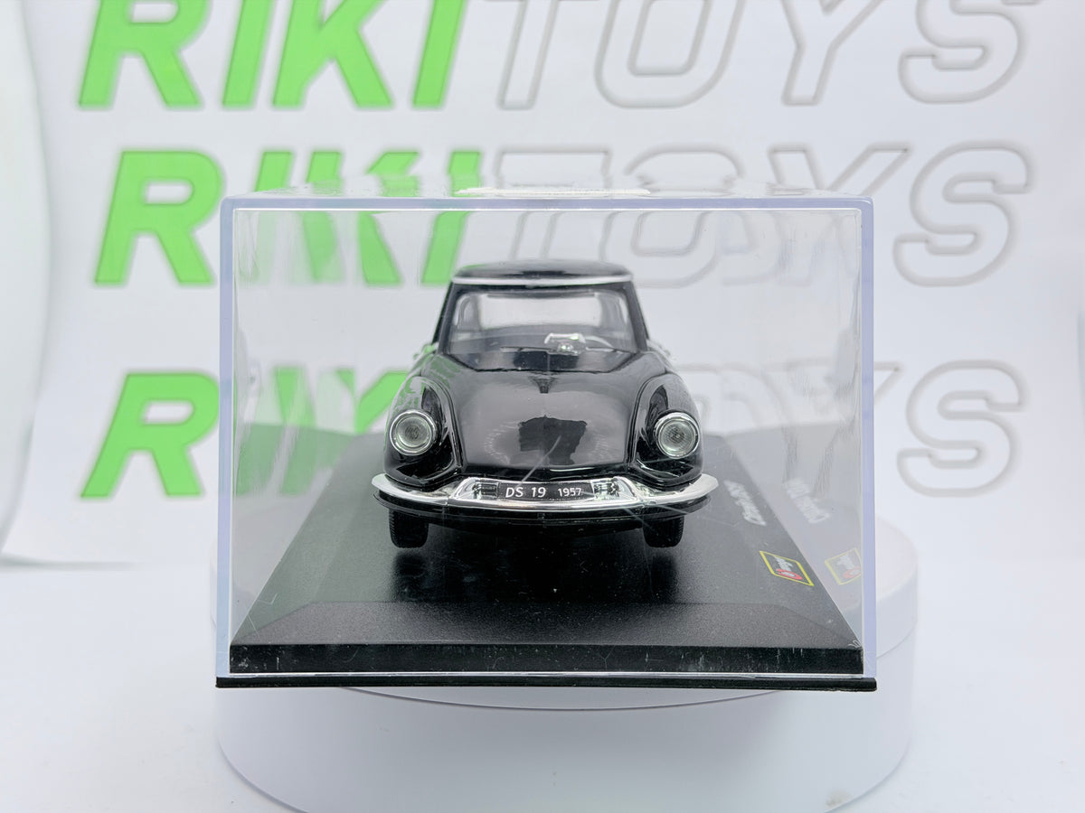 Citroen DS 19 Burago 1/32 Bianco 1959