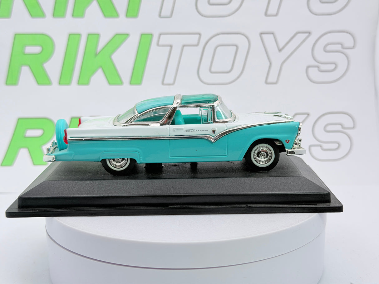 Ford Crown Victoria Road Legend 1/43 Bianco