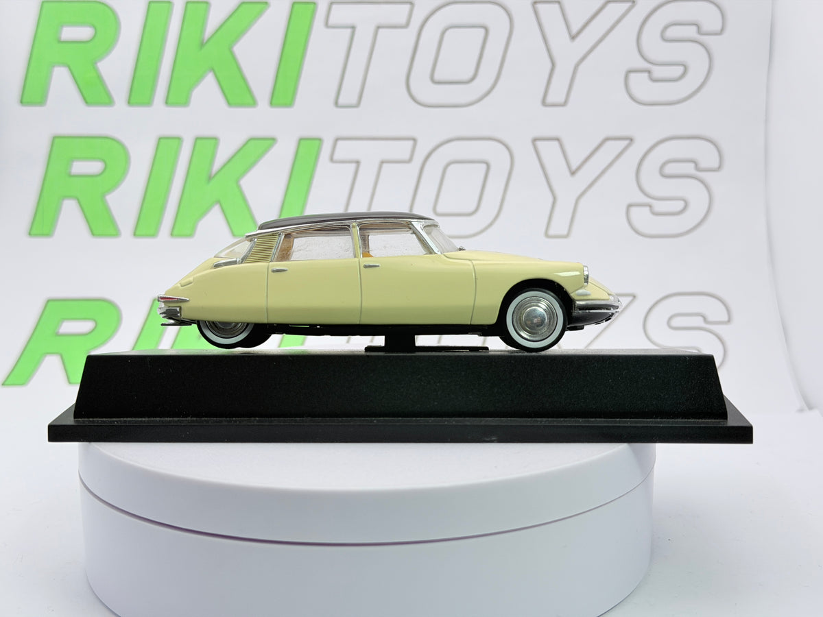 Citroen DS 19 Edicola 1/43 Bianco