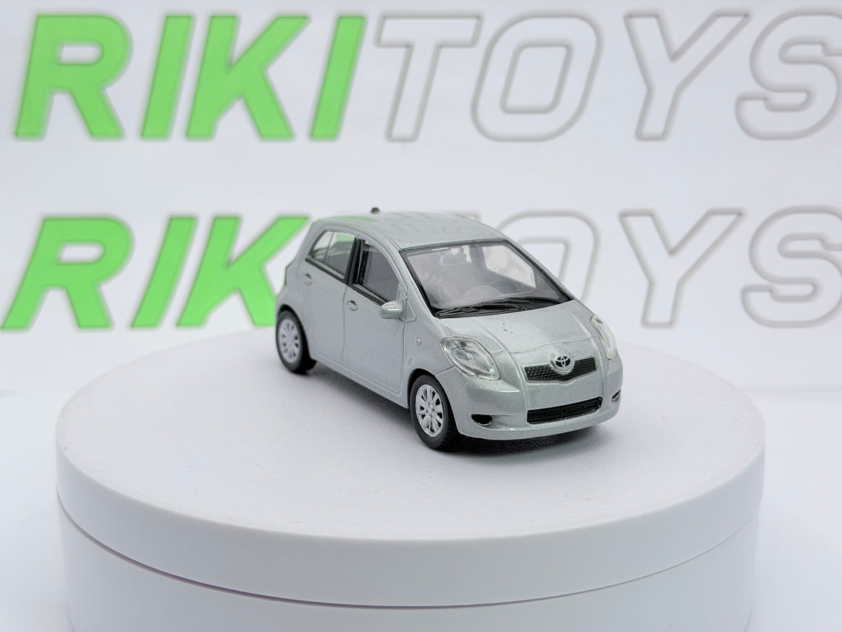 Toyota Yaris Welly 1/43 Argento