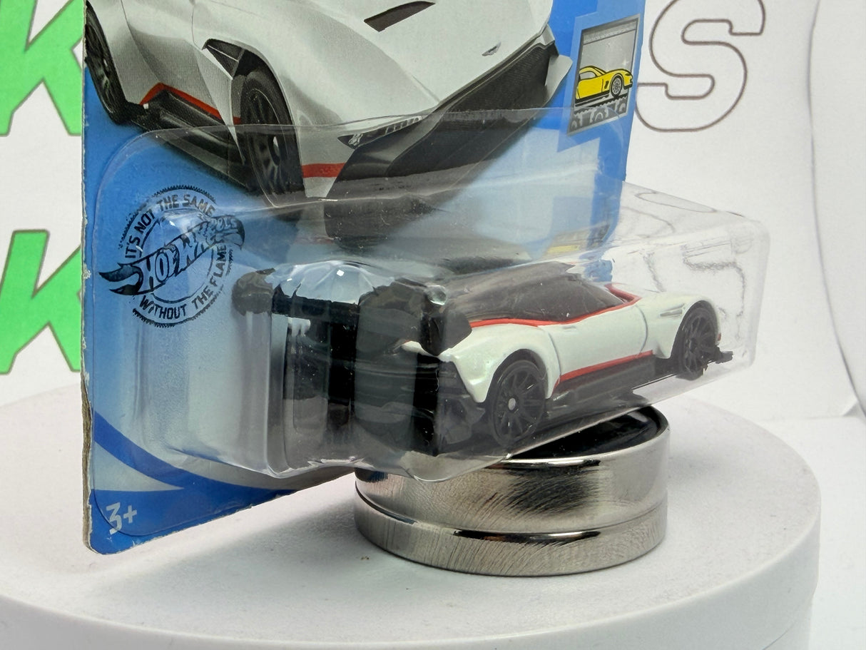 Aston martin Vulcan Hot Wheels 1/60 Bianco