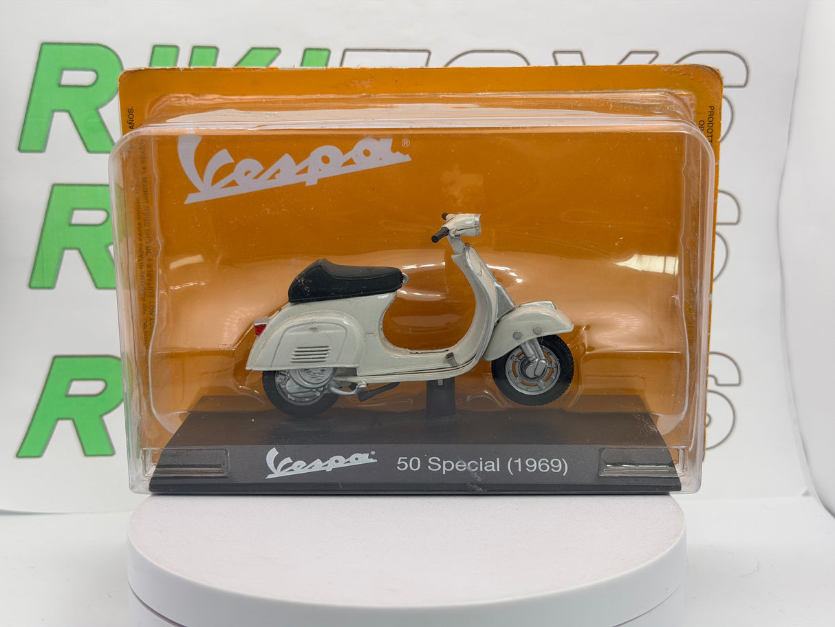 Piaggio Vespa 50 Special Maisto 1/18 Bianco 1969