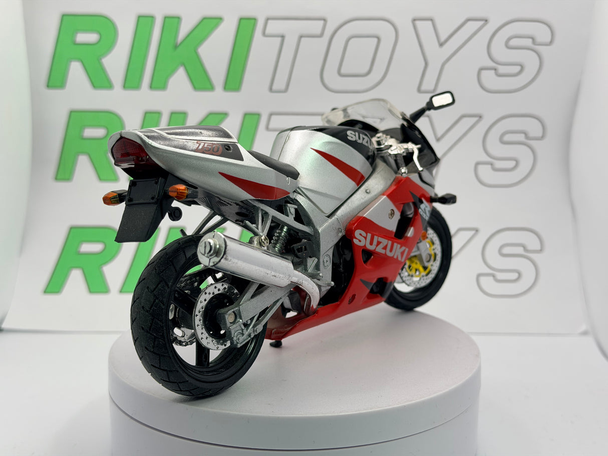 Suzuki GSX R New Ray Argento 1985