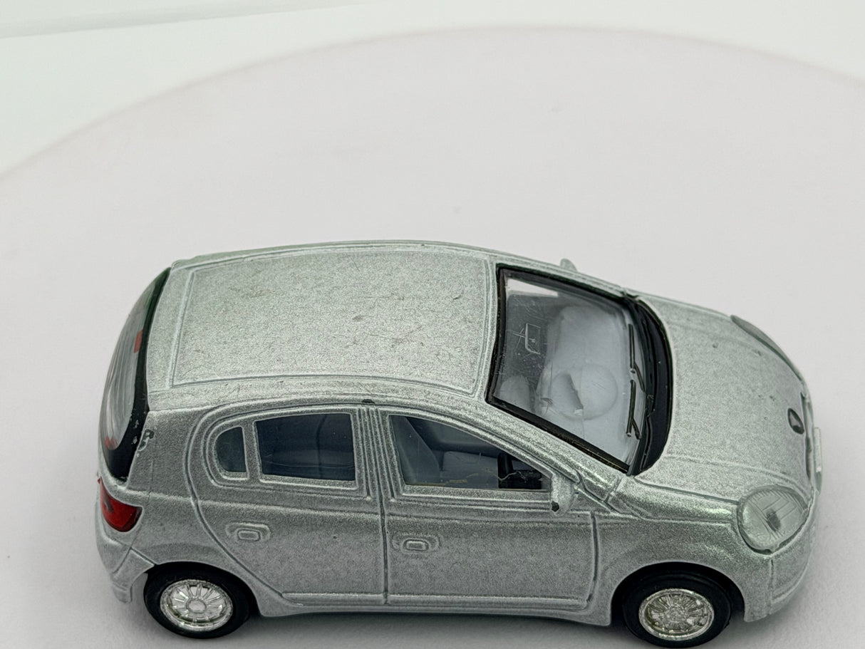 Toyota Yaris Kinsmart 1/60 Argento 2001