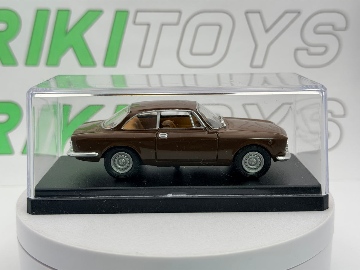 Alfa Romeo Giulia GT Junior Solido 1/43 Marrone 1971