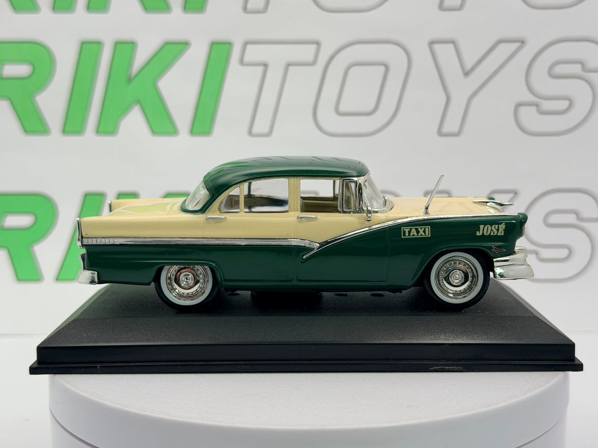 Ford Fairlane Edicola 1/43 Verde 1956