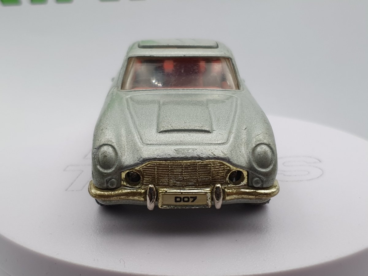Aston Martin 007 Corgi Toys 1/38 - RikiToys - Corgi Toys#