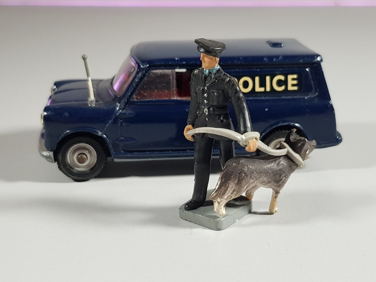 Austin Mini Van Police Corgy Toys 1/43 - RikiToys - Corgy Toys#