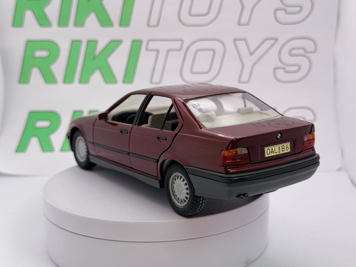 BMW 325i Berlina Gama 1/24 Rosso scuro 1990 - RikiToys - Gama