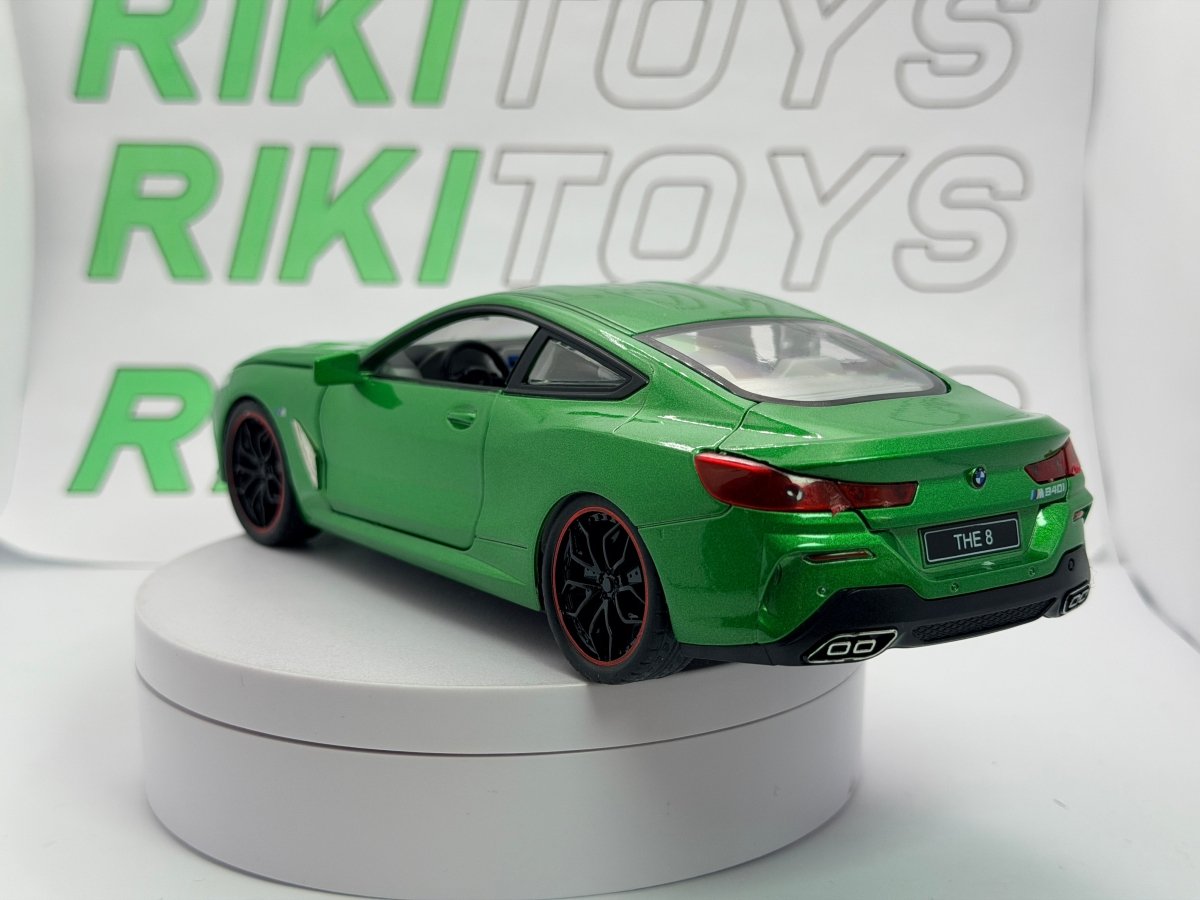 BMW M 840i G15 1/24 Verde metallizzato 2018 - RikiToys - RikiToys