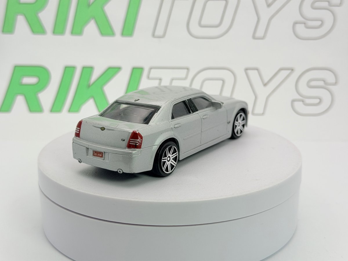Chrysler 300 C Hemy Maisto 1/43 Argento - RikiToys - Maisto