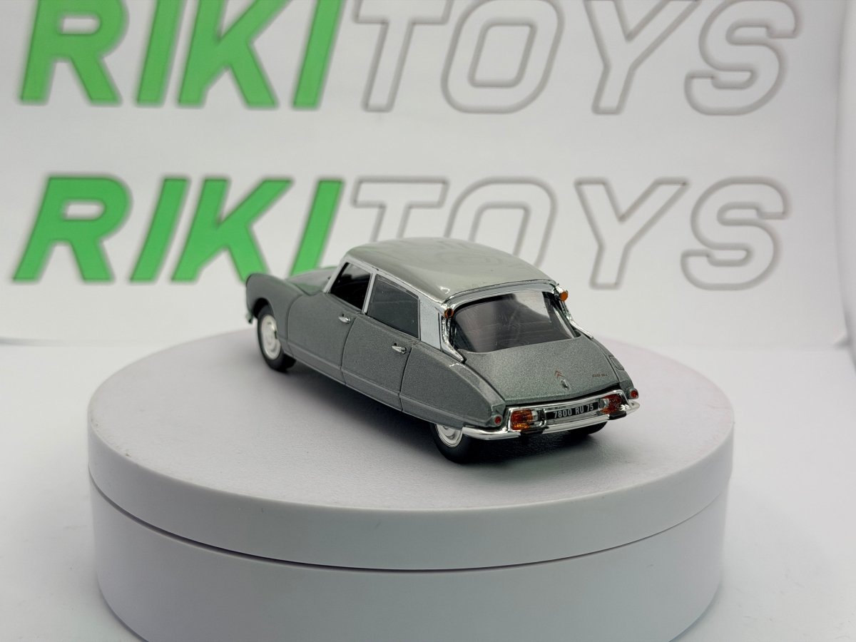 Citroen DS 21 Pallas Norev 1/43 Grigio metallizzato 1967 - RikiToys - Norev