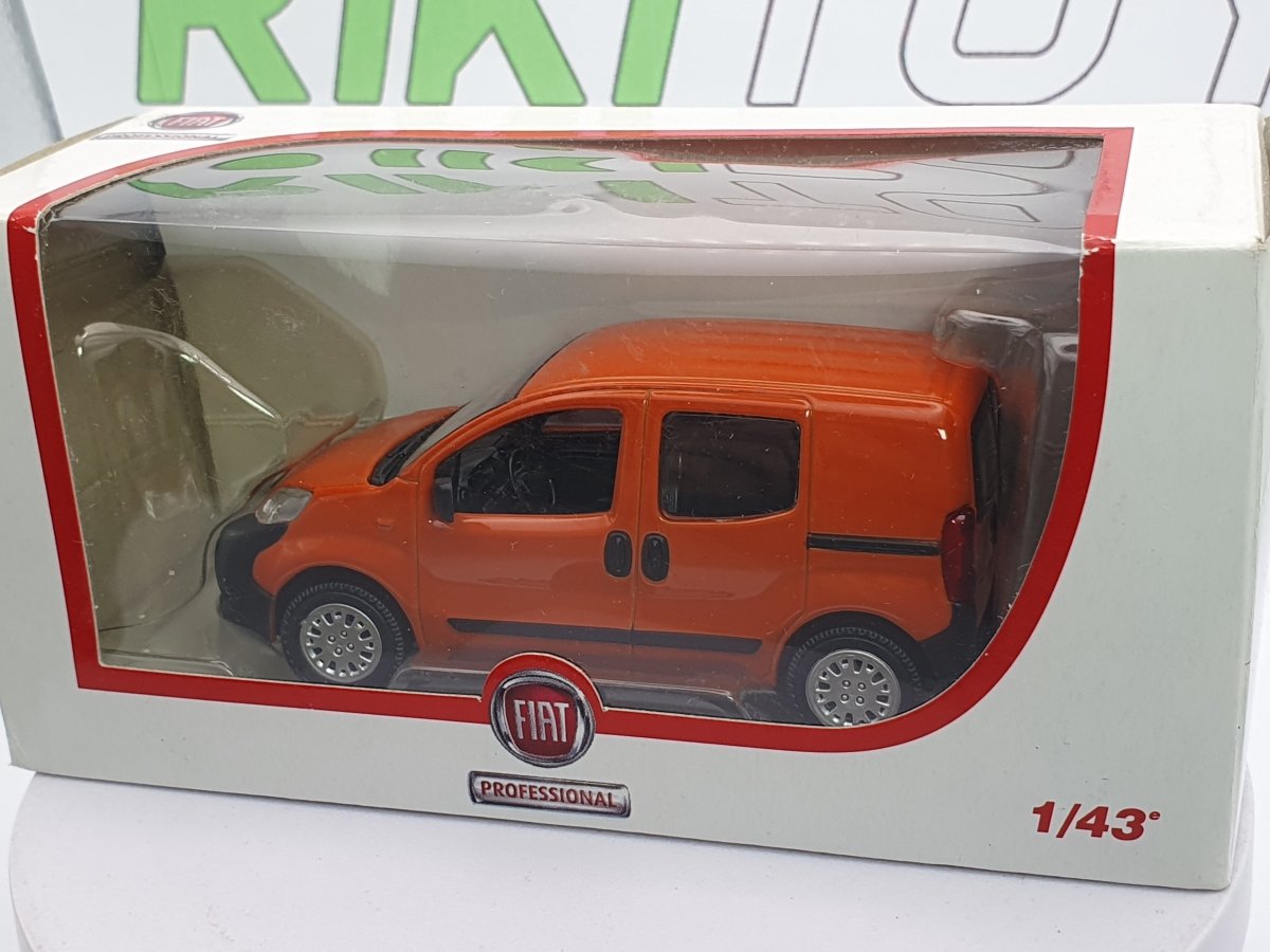 Fiat Fiorino Combi Norev 1/43 Arancione - RikiToys - Norev