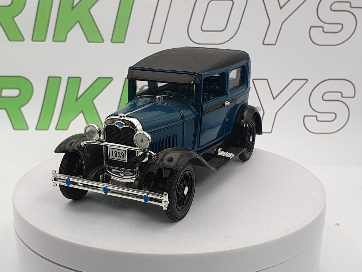 Ford A Tudor Arko 1/35 Verde 1929 - RikiToys - Arko