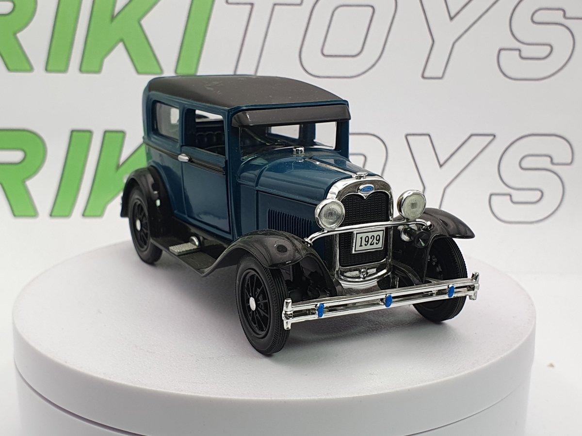 Ford A Tudor Arko 1/35 Verde 1929 - RikiToys - Arko