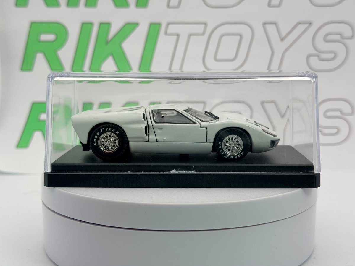 Ford GT 40 Universal Hobbies 1/43 Bianco 1964 - RikiToys - Universal Hobbies