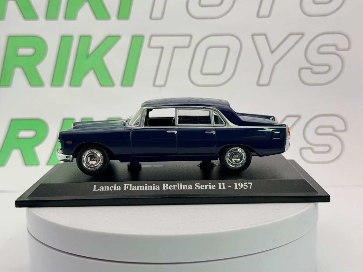 Lancia Flaminia berlina Norev 1/43 Blu - RikiToys - Norev