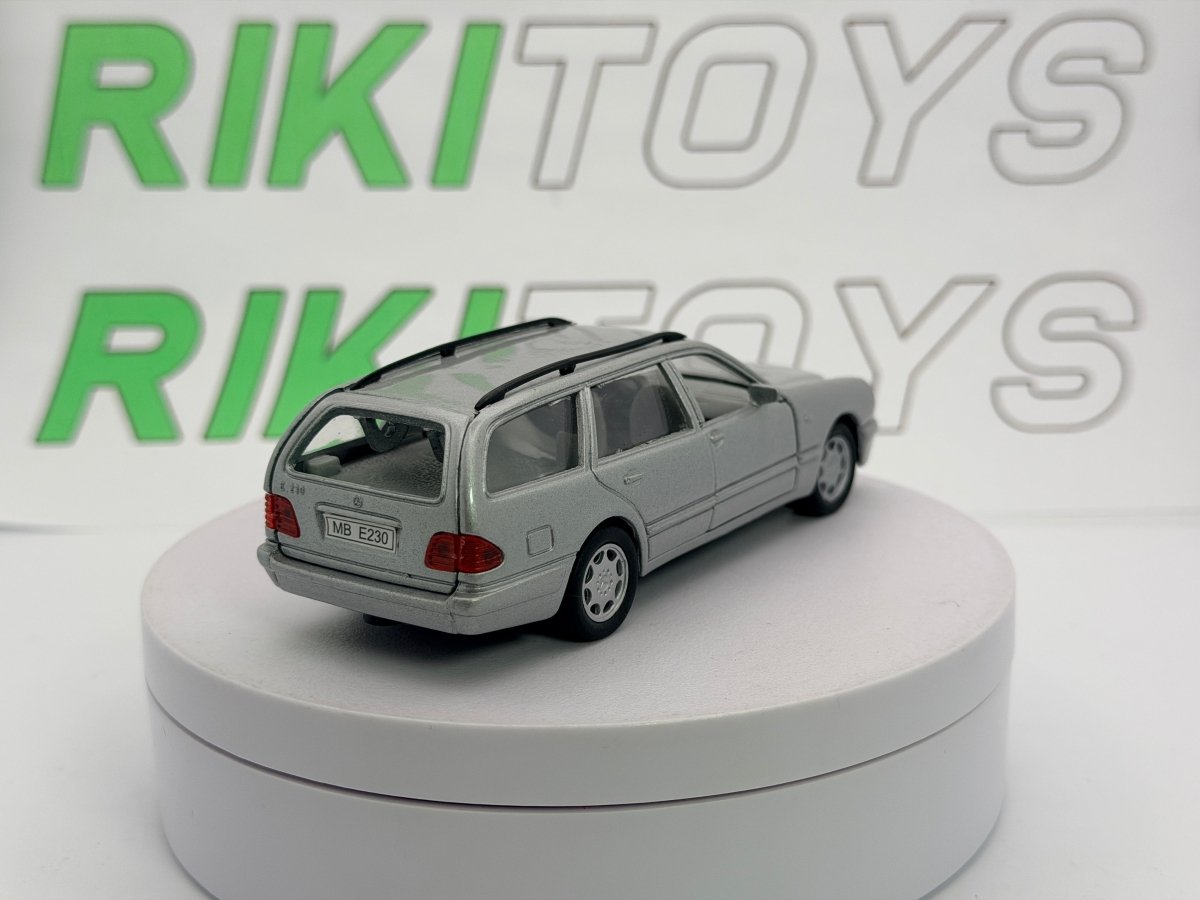 Mercedes Benz 230 TE Welly 1/40 Argento - RikiToys - Welly