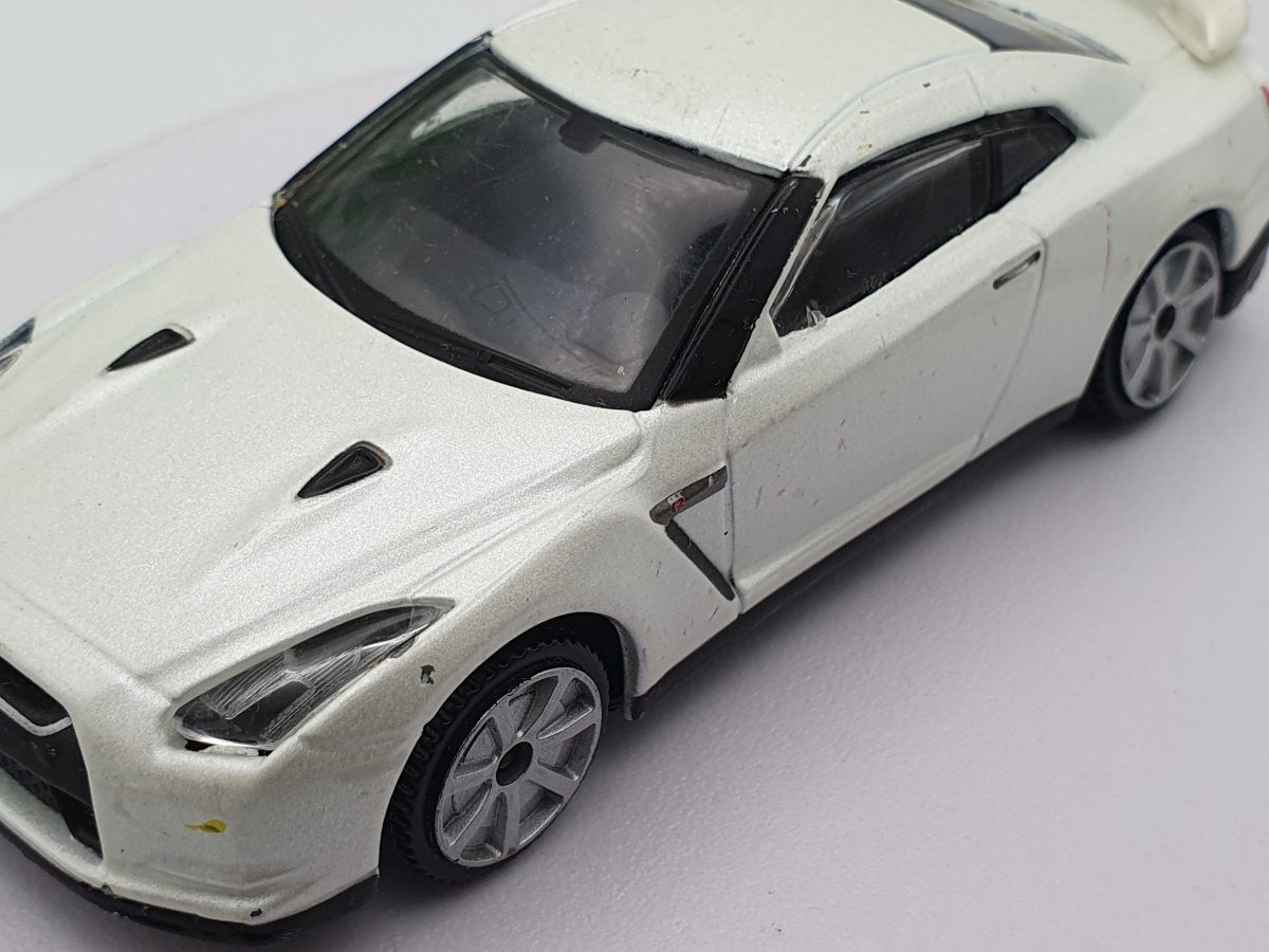 Nissan GT - R Burago 1/43 Bianco 2009 - RikiToys - Burago
