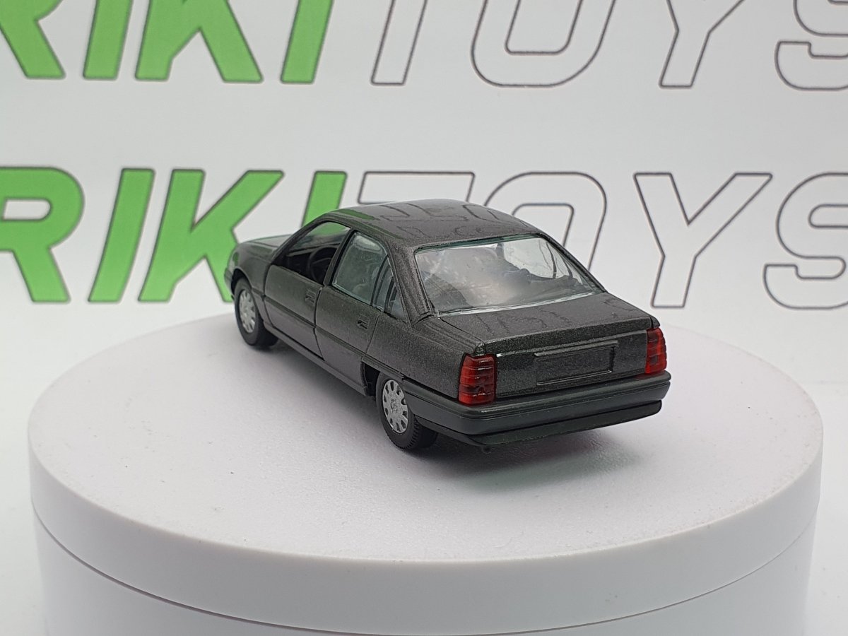 Opel Omega Berlina Gama 1/43 Grigio 1987 - RikiToys - Gama