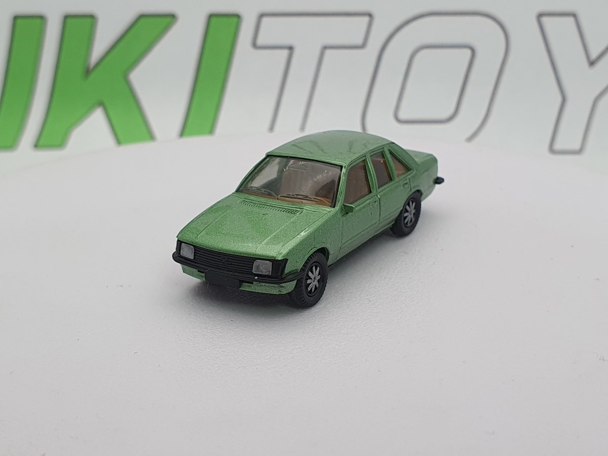 Opel Rekord 2,0 E 1/87 Verde 1977 - RikiToys - RikiToys