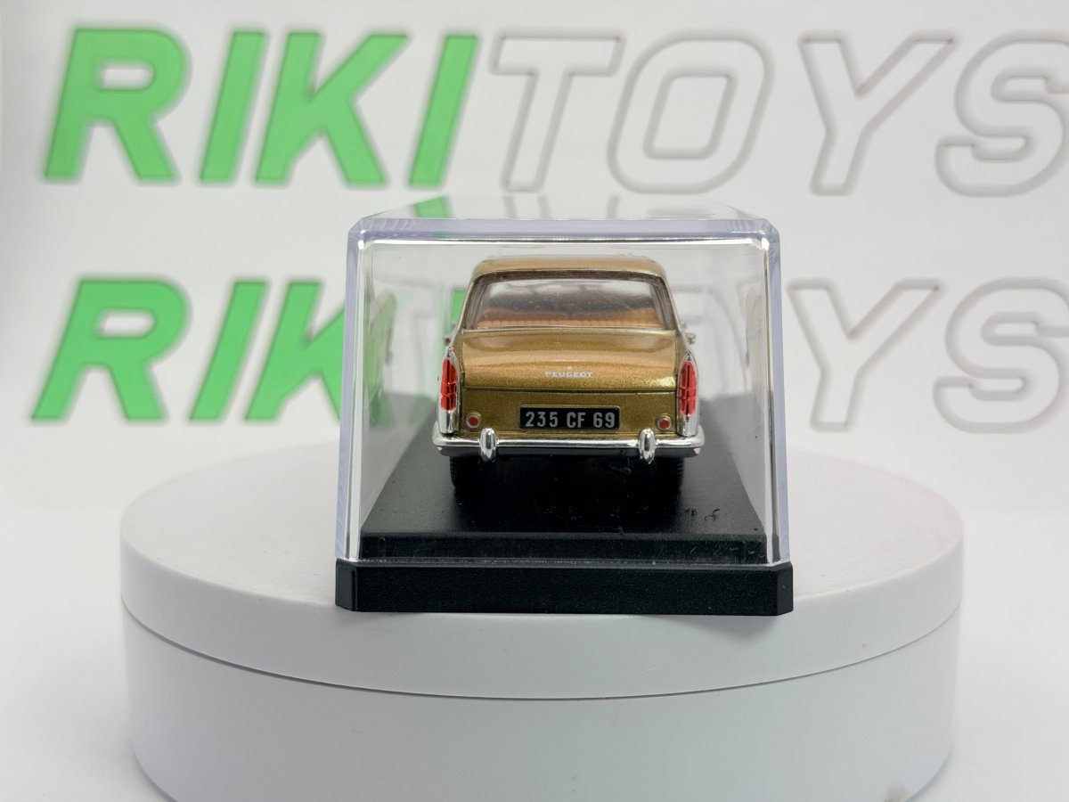 Peugeot 404 Berlina Edicola 1/43 Oro 1968 - RikiToys - Edicola