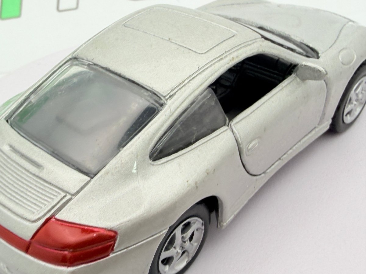 Porsche 911 Carrera 4S Maisto 1/38 Argento 1997 - RikiToys - Maisto