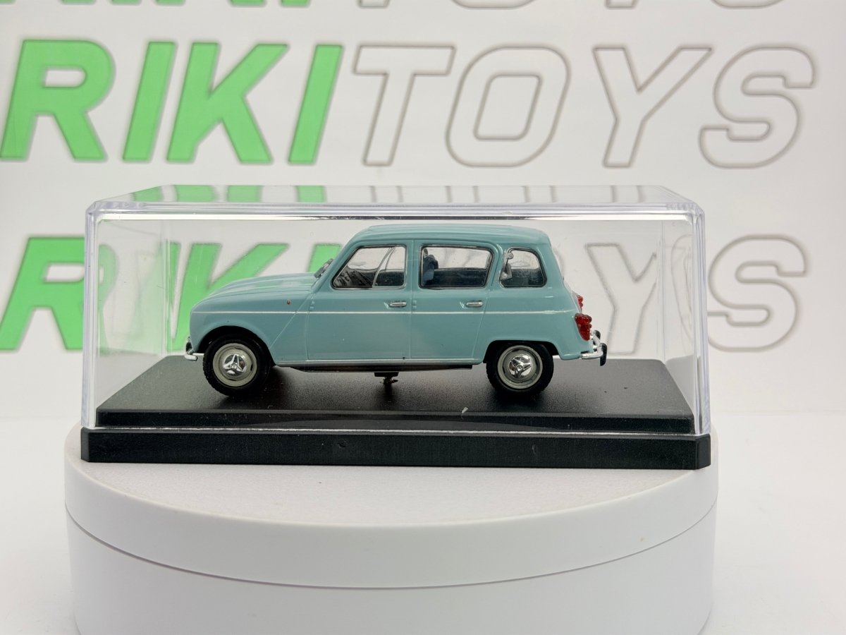 Renault R 4 Universal Hobbies 1/43 Celeste 1962 - RikiToys - Universal Hobbies