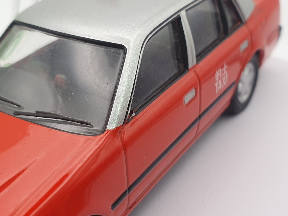 Toyota Crown Edicola 1/43 Rosso 1991 - RikiToys - Edicola