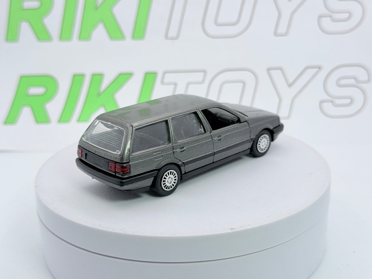 Volkswagen Passat Variant Schabak 1/43 Grigio metallizzato - RikiToys - Shabak