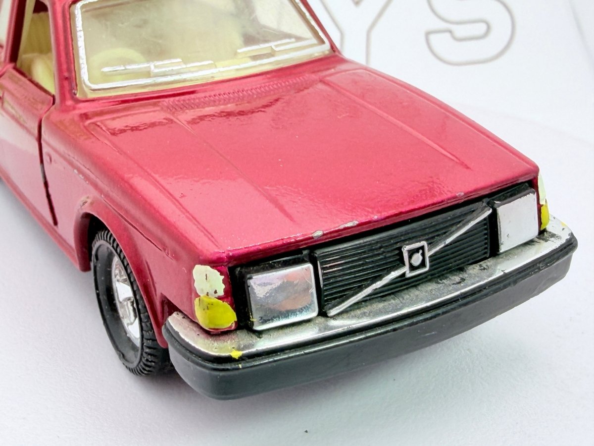Volvo 245 DL Matchbox 1/40 Rosso - RikiToys - Matchbox