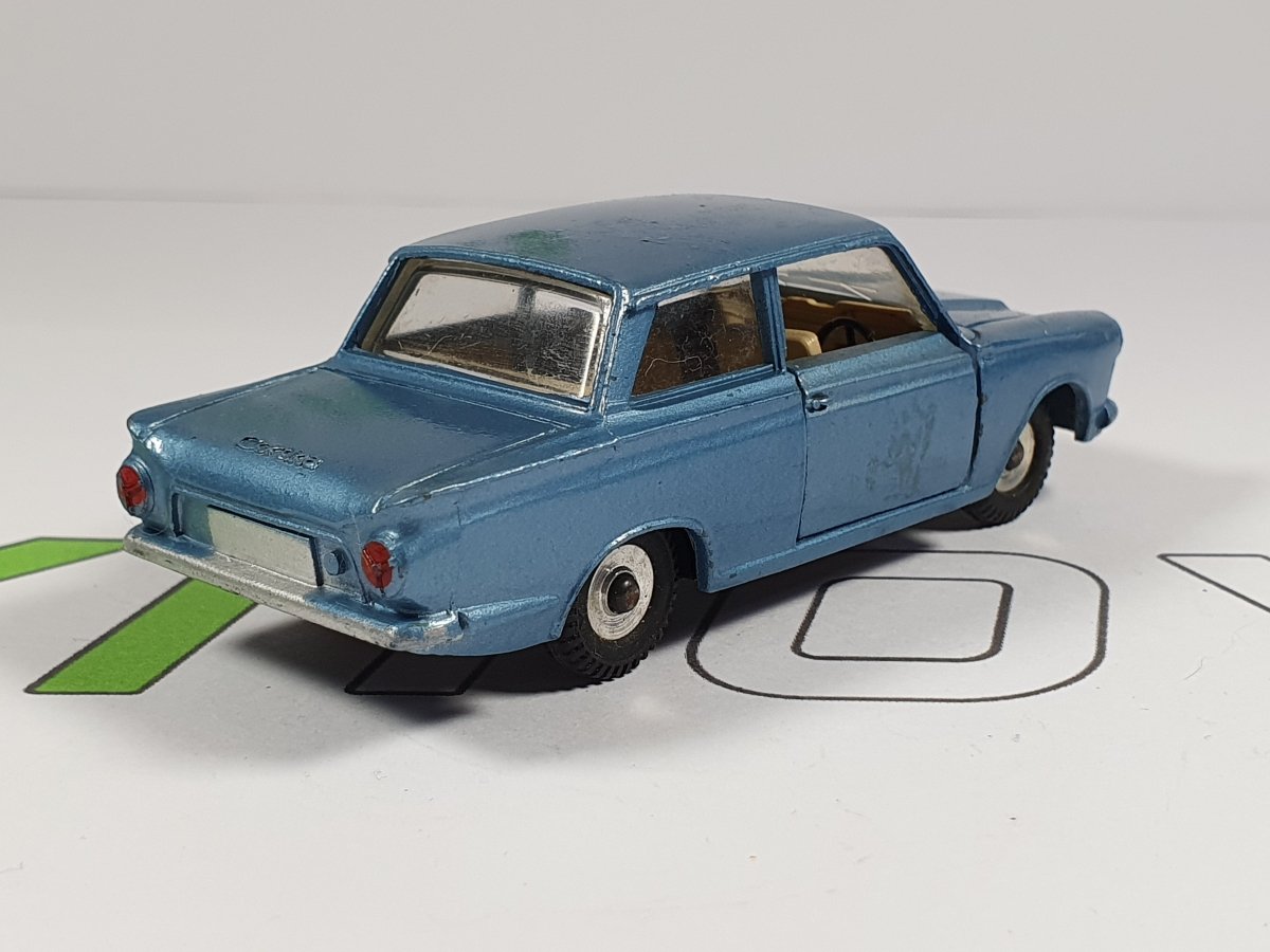 Ford Cortina Dinky Toys 1/43 - RikiToys - Dinky Toys#