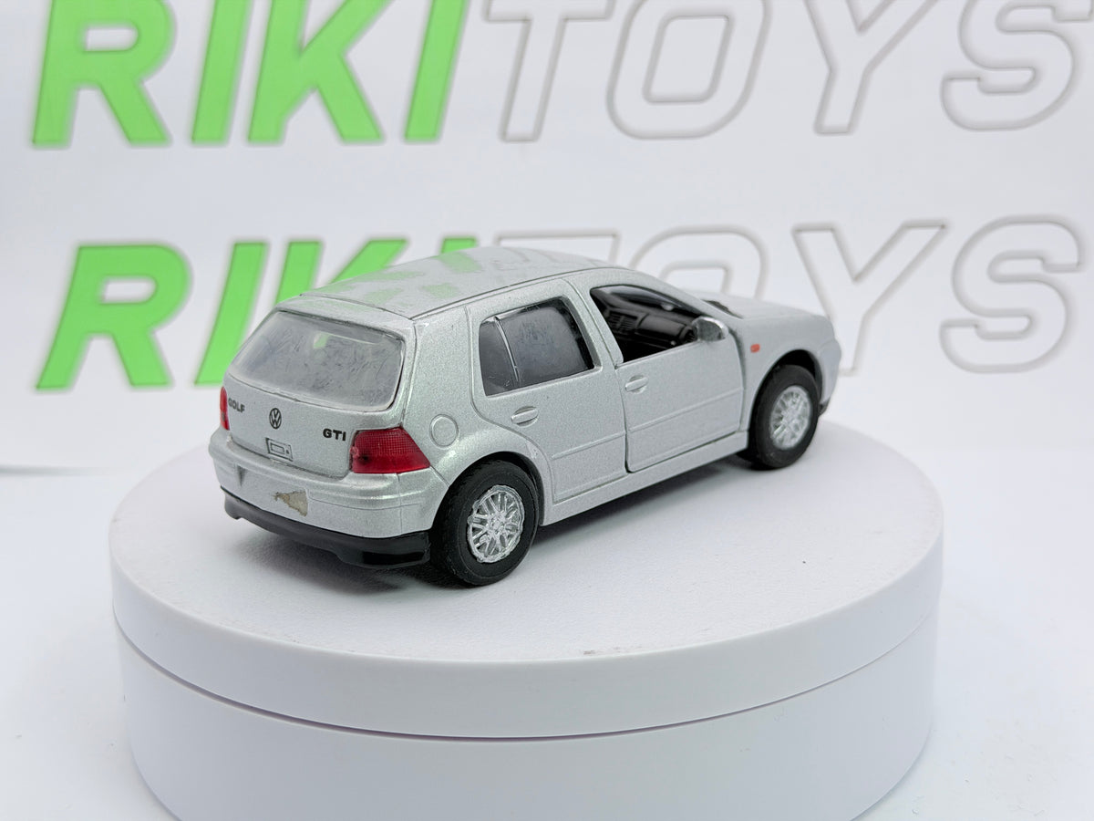 Volkswagen Golf 4 GTI Welly 1/38 Argento 1997