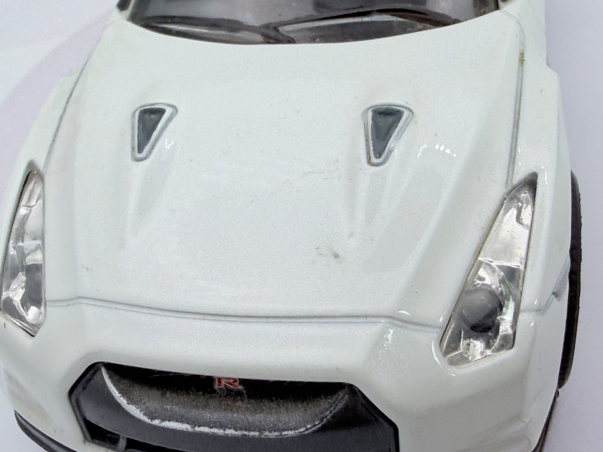 Nissan GT-R (R35) Uni Fortune 1/38 Bianco