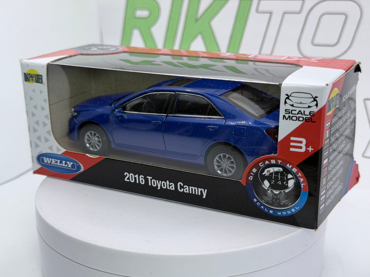 Toyota Camry Welly 1/38 Blu 2016