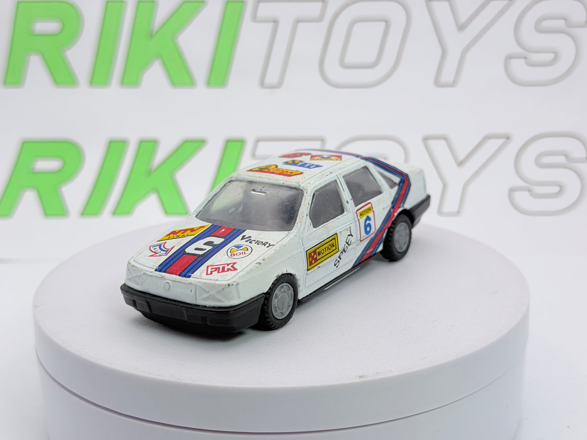 Volkswagen Passat Berlina  1/43 Bianco 1988