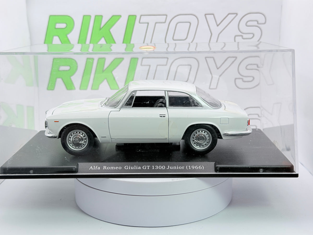 Alfa Romeo Giulia GT Junior Leo Models 1/24 Bianco