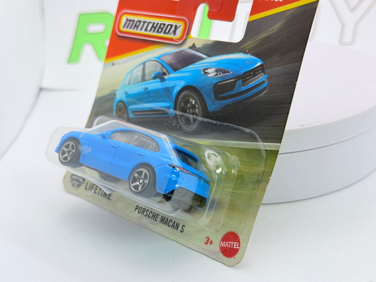 Porsche Macan S Matchbox 1/60 Celeste