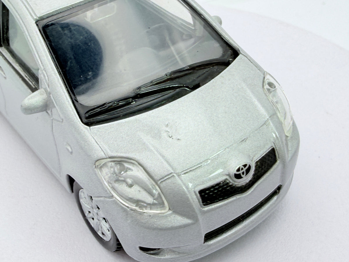Toyota Yaris Welly 1/43 Argento