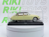 Citroen DS 19 Universal Hobbies 1/43 Giallo chiaro 1956