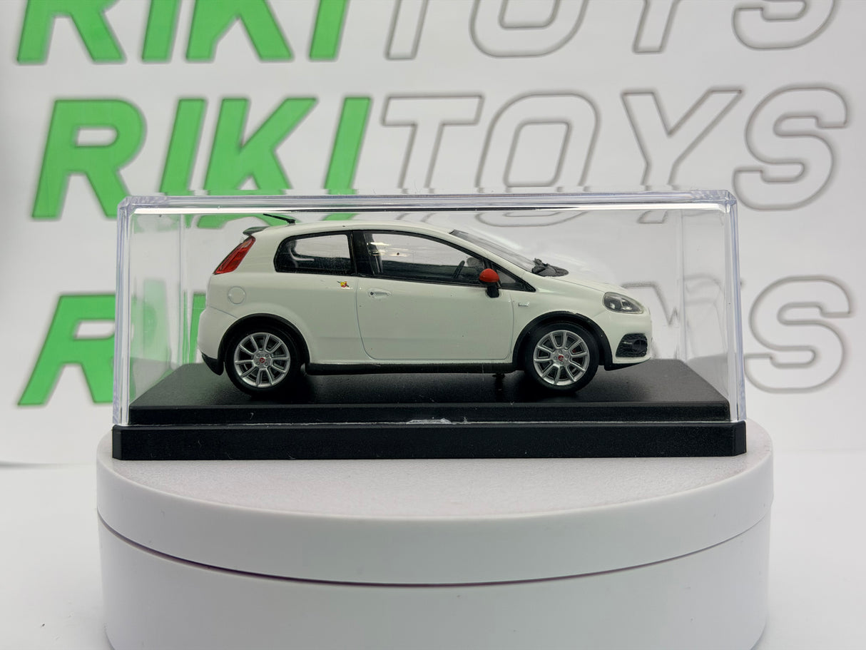 Fiat-Abarth Grande Punto Motorama 1/43 Bianco 2009