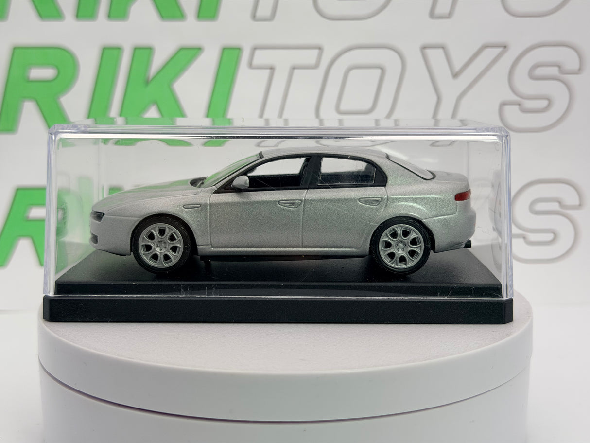 Alfa Romeo 159 Berlina Norev 1/43 Argento 2005