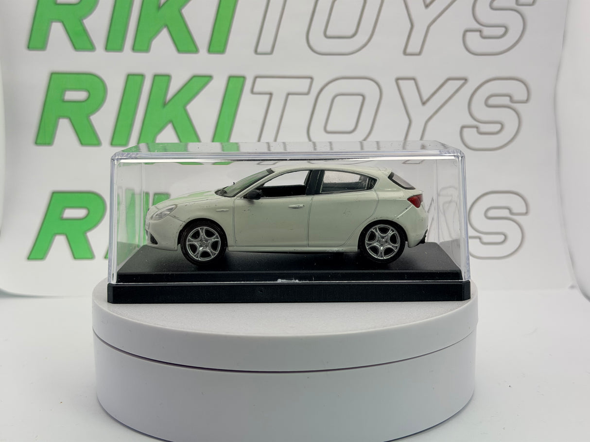 Alfa Romeo Giulietta Norev 1/43 Bianco 2009
