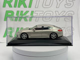Porsche Panamera Turbo Minichamps 1/43 Argento