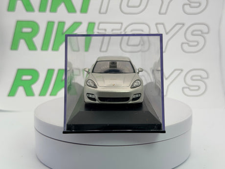 Porsche Panamera Turbo Minichamps 1/43 Argento